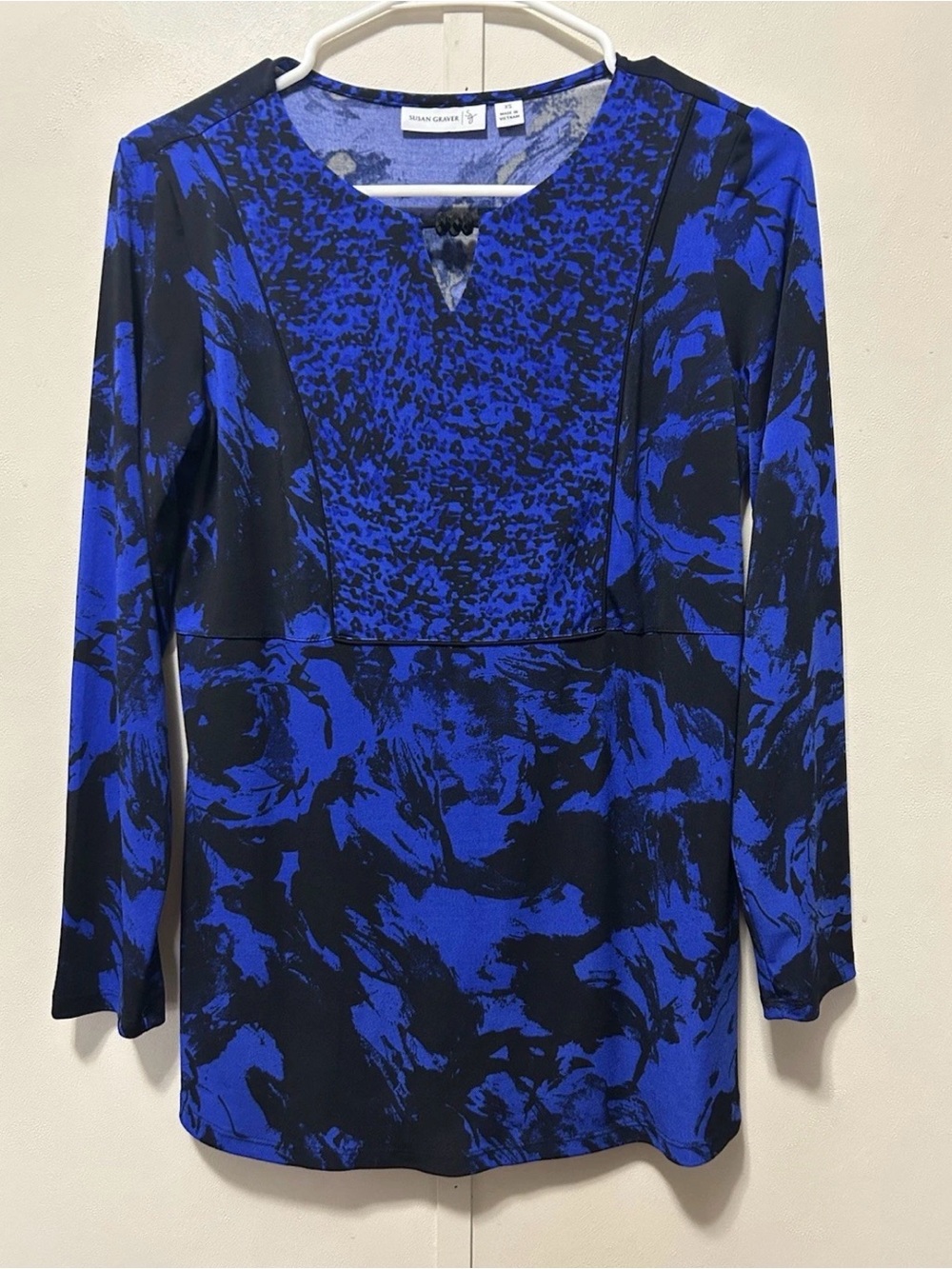 Susan Graver Black & Blue Long-Sleeve Printed Tunic Top